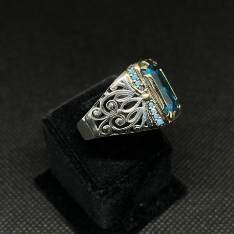 Gümüş Yüzük – Açık Mavi (Topaz Tonu) Kare Kesim Taşlı, Bronz Detaylı