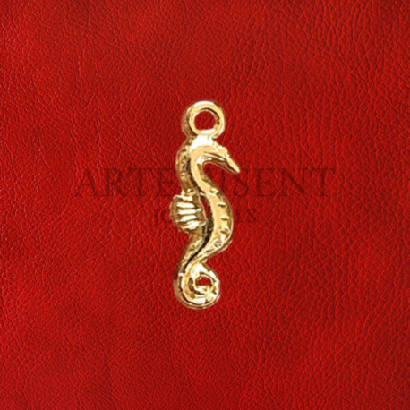 Altın Deniz Atı Charm 