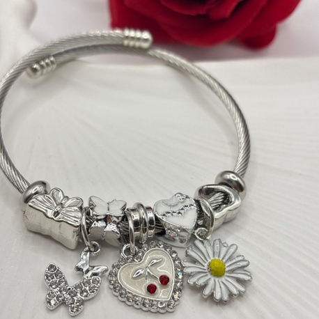 Masumiyet Çiçeği Çelik Charm Bileklik 