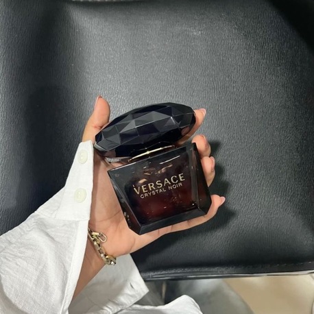 Versace Crystal Noir Eau De Parfum Kadın Parfüm 100 ML