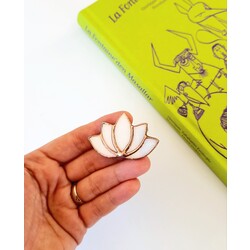 Lotus Broş
