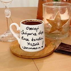Geceyi Seviyoruz Diye Kimse Kendini Yıldız Sanmasın