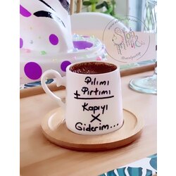 Pılımı Pırtımı Toplar Kapıyı Çarpar Giderim