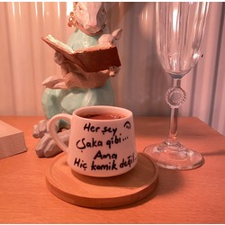 Her Şey Şaka Gibi Ama Hiç Komik Değil