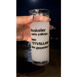 Keşkeler sana yakışır ben eyvallah der geçerim..