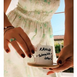Kahve Yalnızlık İster