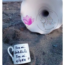 Yine mi Güzeliz Yine mi Çiçek?