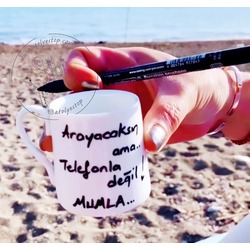 Arayacaksın Ama Telefonla Değil Mumla