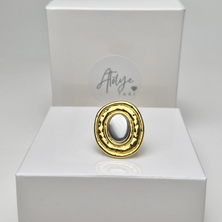 Oval kesim yüzük