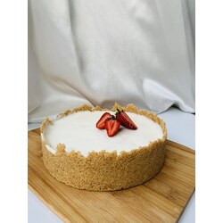 Pişmeyen Çilekli Cheesecake (6-8 kişilik)