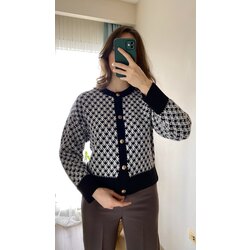 DESENLİ HIRKA SİYAH KREM