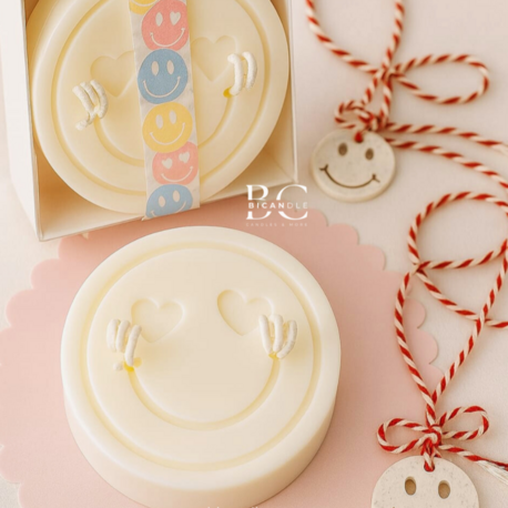 Kalp Gözlü Emoji Mum