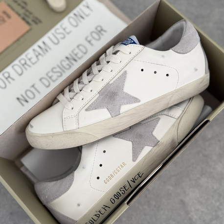 GOLDEN GOOSE