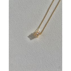 Baget Taşlı Silindir Gold Çelik Kolye