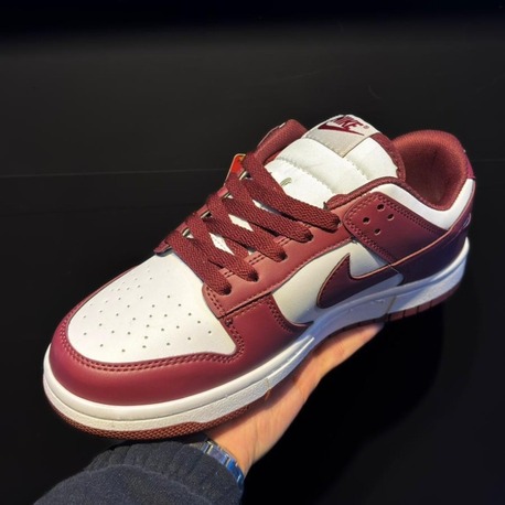 Nike Dunk Low-Bordo