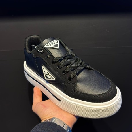 Prada Classic-Siyah Beyaz Detaylı