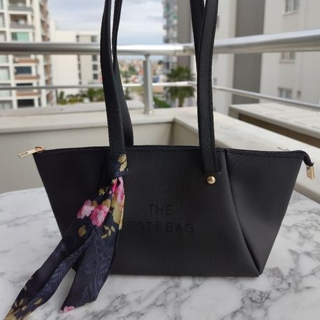 The bag siyah