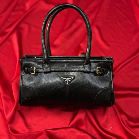 Prada çanta