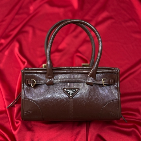 Prada çanta