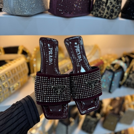 Parada düz taban terlik