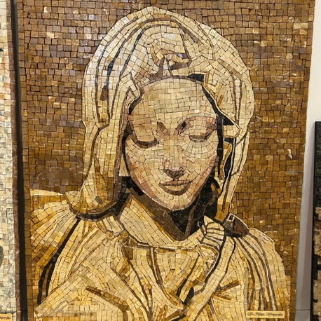 Michelangelo'nun Pieta'sından Meryem Ana detayı