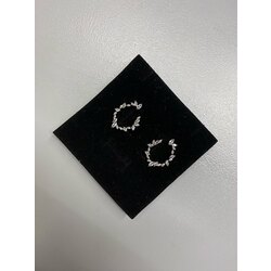 taşlı rodyum kaplama küpe