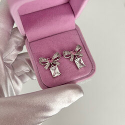 Kitty Earring