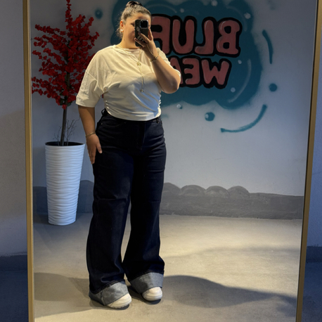 Koyu Mavi Paça Detaylı Pantolon