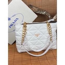 Prada çanta 