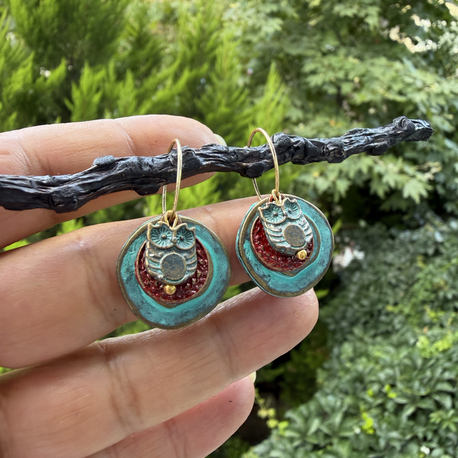 Yeşil Patineli Bordo Detaylı Baykuş Küpe