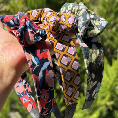 Fiyonk Detaylı Retro Kumaş Taçlar
