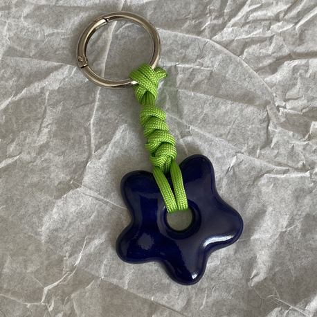 boiler charm (navy)