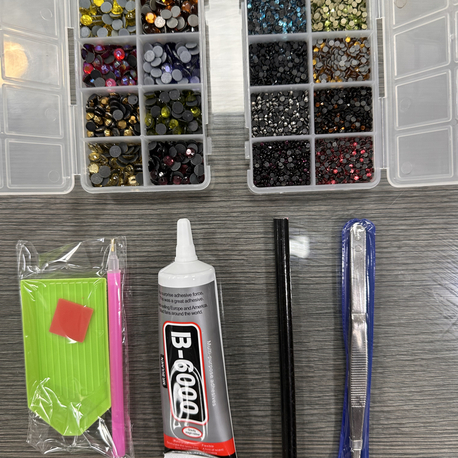 BEDAZZLE 20 Bölmeli Küçük ve Büyük Taş – Yapıştırıcı, Kalem, Cımbız ve Tepsili