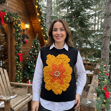 Çiçek Motifli İthal Yumuş Süveter