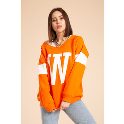 W baskılı sweat
