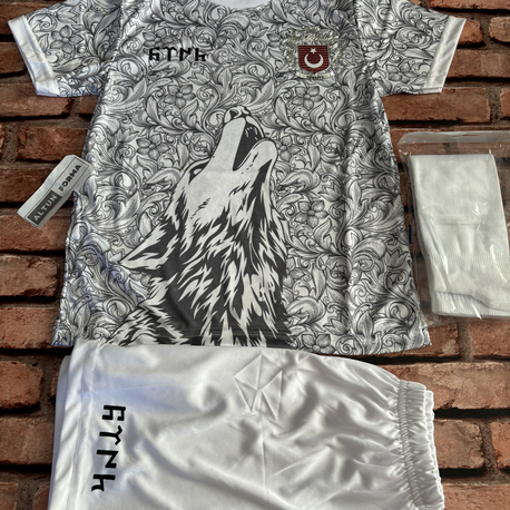 Çocuk Beyaz Kurt Desenli Forma
