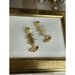Gold sallantılı balık kılçık küpe