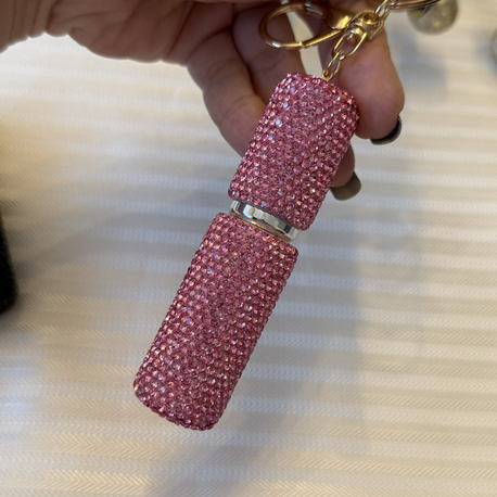 Pembe taşlı doldurulabilir parfüm şişesi çanta charmı