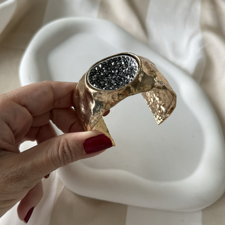 Parlak taşlı gold metal bileklik