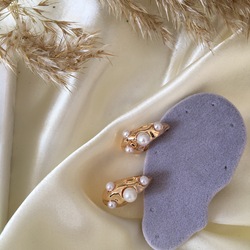 İncili gold küpe 