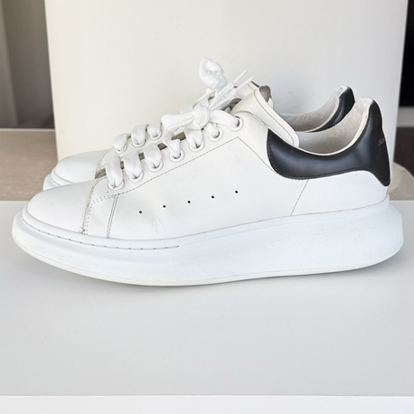 Alexander McQueen 202608-16/43