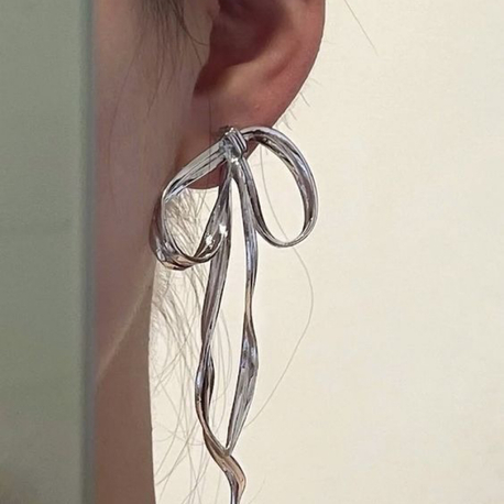 Fiyonklu küpe silver