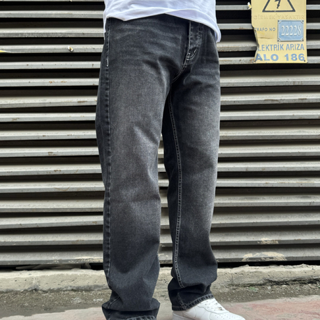 BEYAZ DİKİŞLİ SİYAH TAŞLAMALI BAGGY JEANS