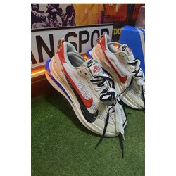 NİKE SACAİ