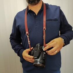 Kızıl kahve rengi Fotoğraf makinesi boyun askısı