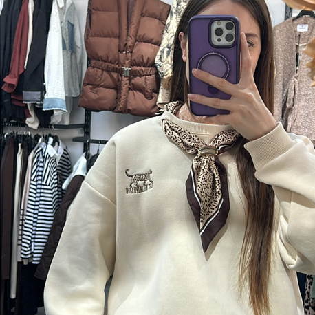 Quzu Marka Kendinden Fularlı Sweat