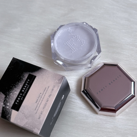 Fenty beauty sabitleyici pudra (Lavender)