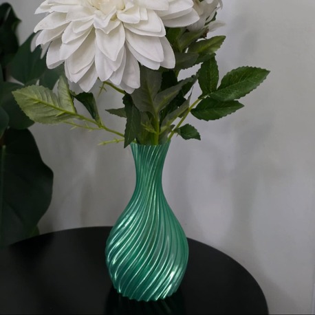 CAM GÖRÜNÜMLÜ PLA GALAKSİ VAZO KIVRIMLI DESENLİ DEKORATİF ŞEFFAF PLASTİK VAZO