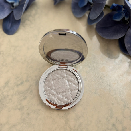 Dior highlighter 