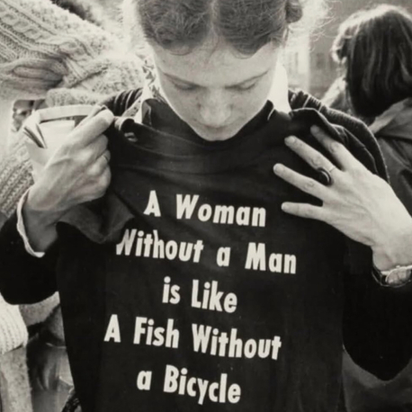 Women - T-Shirt 